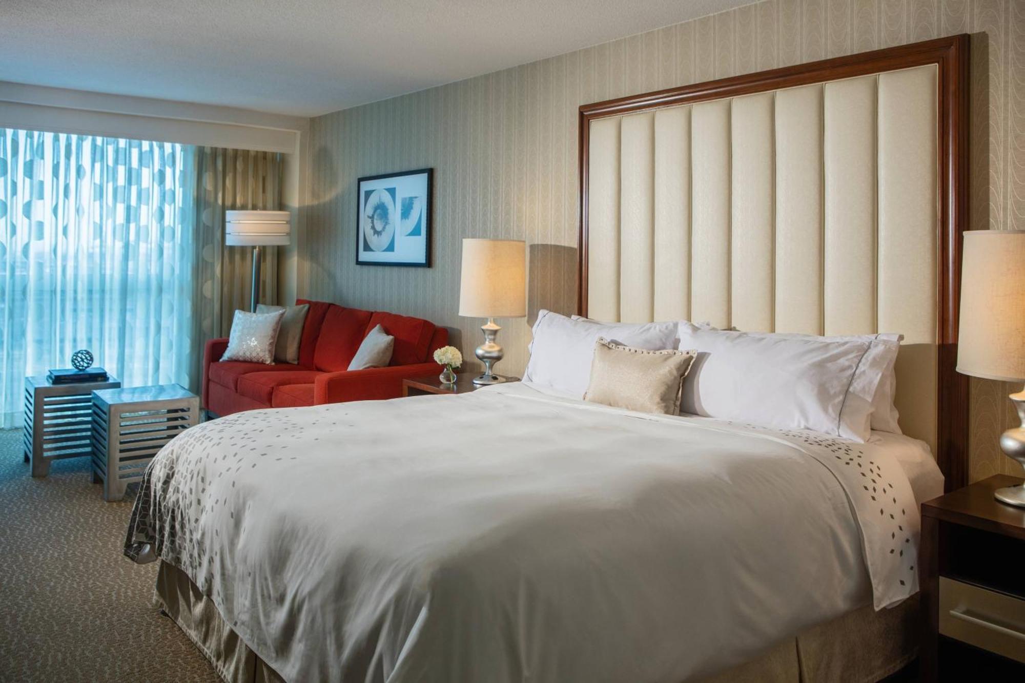 Hotel Renaissance Newark Airport