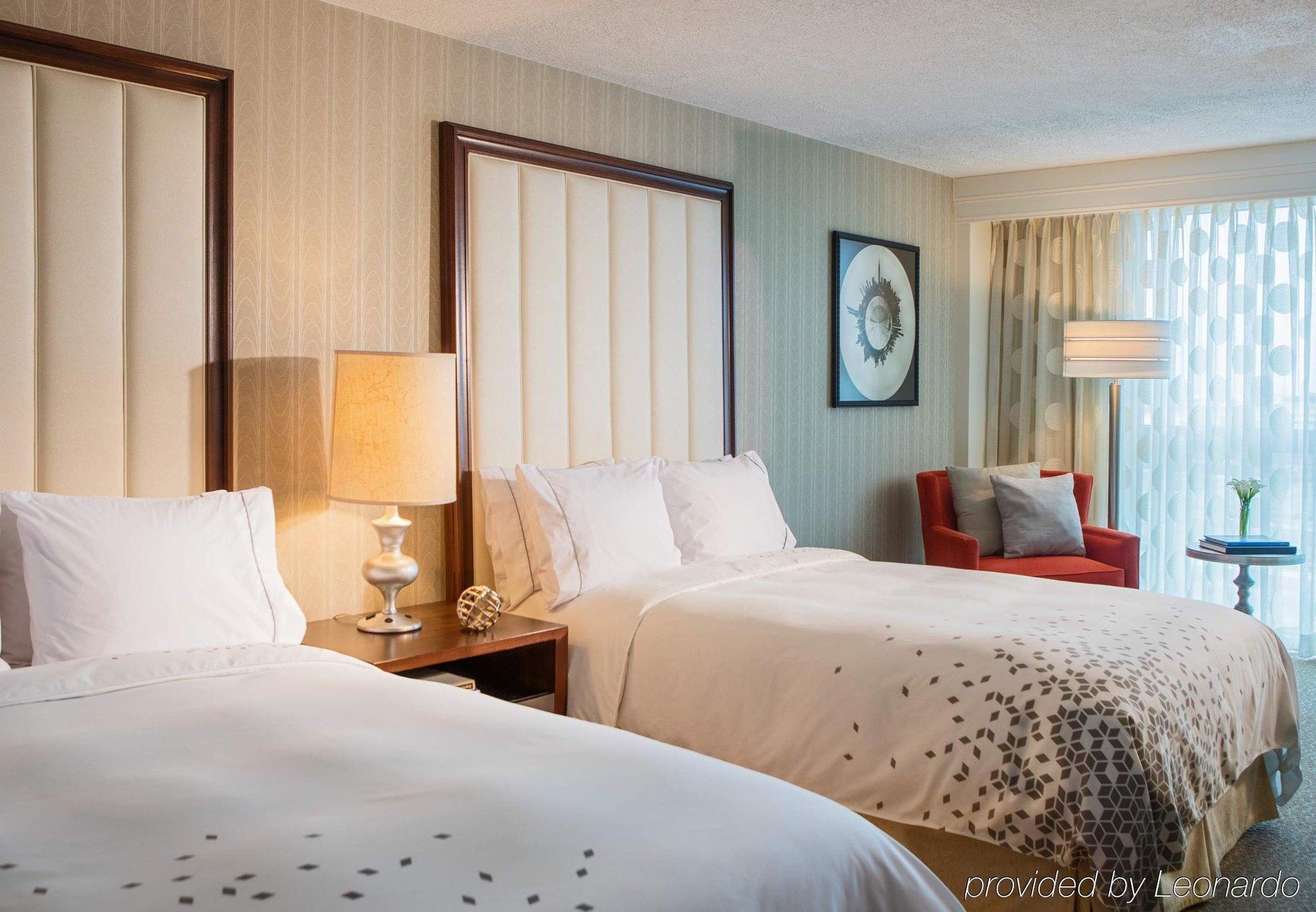 Renaissance Newark Airport Hotel 3*