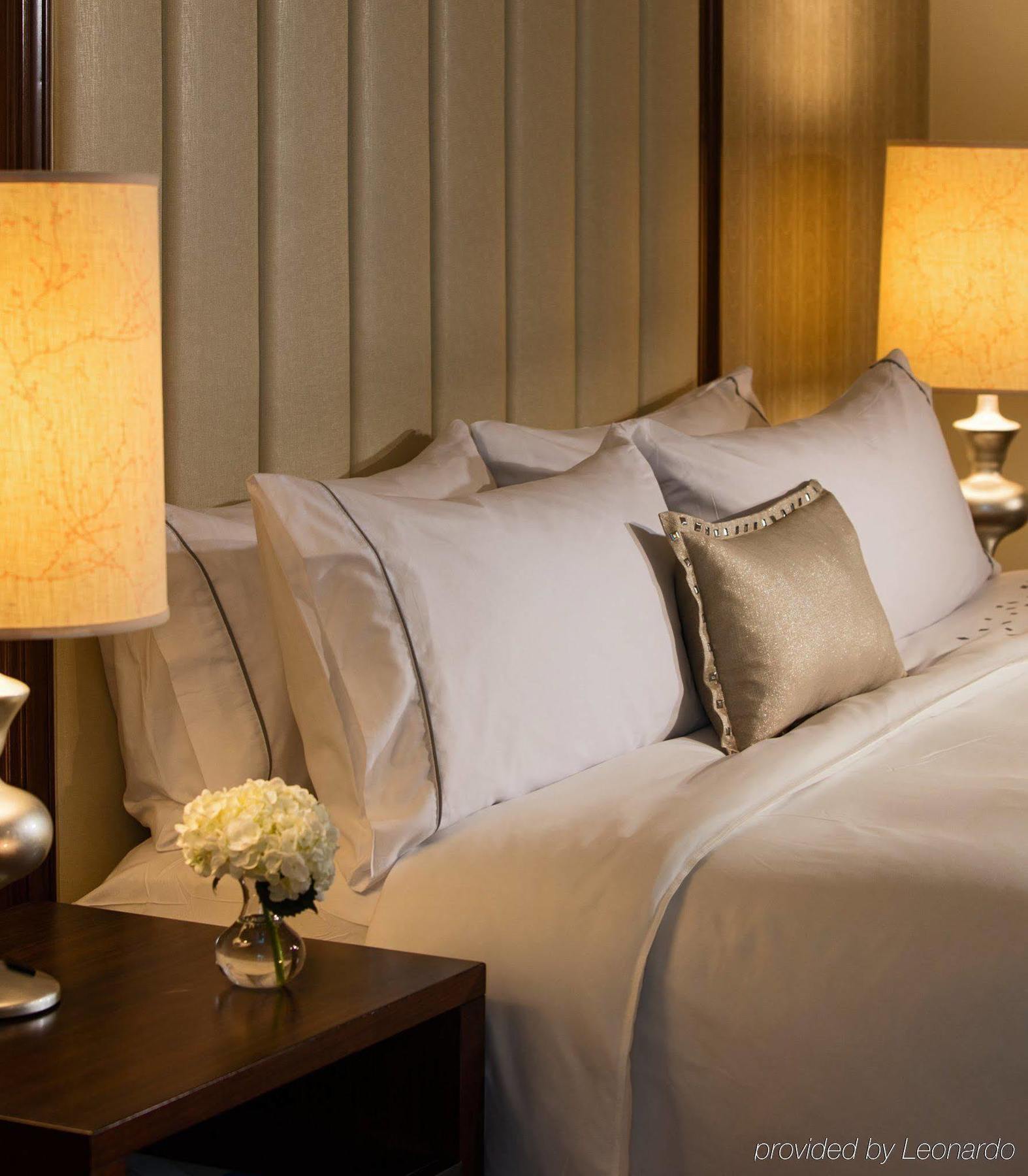 Hotel Renaissance Newark Airport